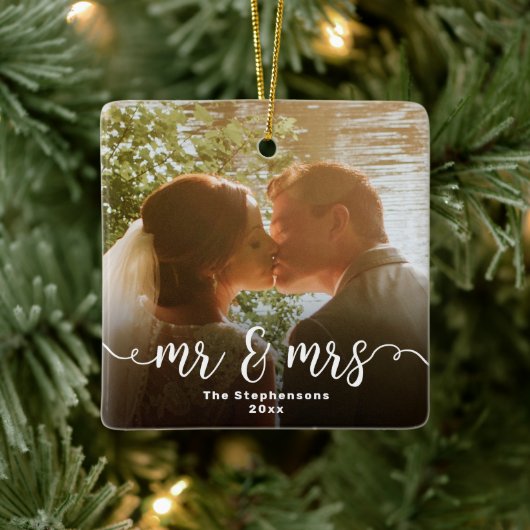Mr & Mrs Elegant Script Overlay dubbelzijdige foto Keramisch Ornament (Boom)