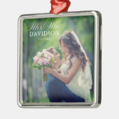 Mr. & Mrs Elegant Script Pas getrouwd Kerstmis Metalen Ornament (Links)