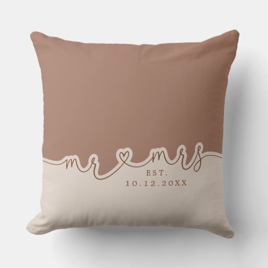 Mr Mrs Heart Script Mocha Beige Trouwkussen Kussen (Voorkant)