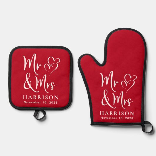 Mr Mrs Hearts Monogram Rode bruiloft Ovenwant & Pannenlap Set (Voorkant)