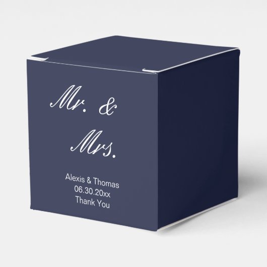 Mr. & Mrs in White Script Midnight Blue Wedding Bedankdoosjes (Voorkant Zijde)