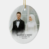 Mr. & Mrs. | Married & Merry First Christmas Photo Keramisch Ornament (Rechts)