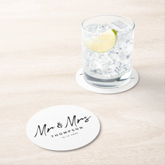 Mr. & Mrs Modern Black White Script Wedding Ronde Kartonnen Onderzetter (Insitu)