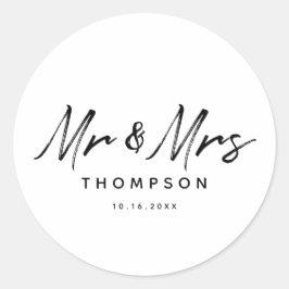 Mr. & Mrs Modern Black White Script Wedding Ronde Sticker