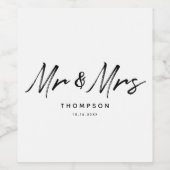 Mr. & Mrs Modern Black White Script Wedding Wijn Etiket (Enkel label)