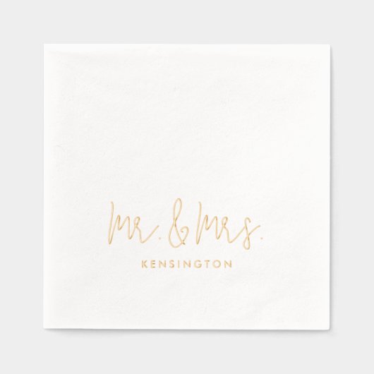 Mr & Mrs Modern Script Custom Name Wedding Gold Folie Servetten (Voorkant)