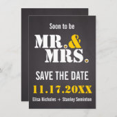 Mr. & Mrs Modern typografie bruiloft Save the Date Kaart (Voorkant / Achterkant)