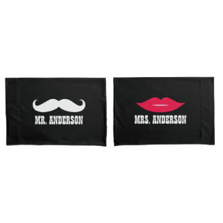 Mr & Mrs Mustache en Lips Wedding Couple Kussensloop
