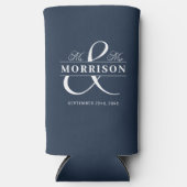 Mr. Mrs. Navy Blue Romantische Wedding Favoriet Seltzer Blikjeskoeler (Voorkant)