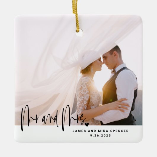 Mr & Mrs Script Hart Modern Wedding Bliss Foto Keramisch Ornament (Voorkant)