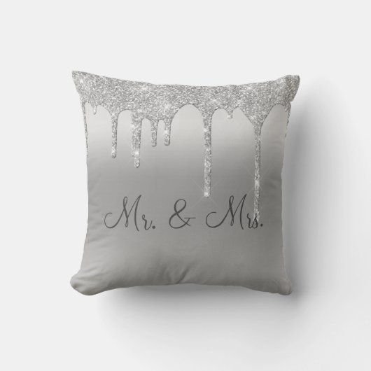 Mr. & Mrs Silver Glitter Wedding Keepomwille Elega Kussen (Voorkant)