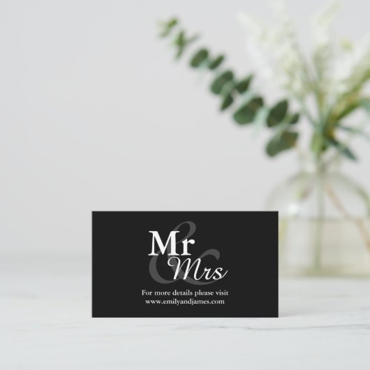 Mr&Mrs Simple Elegant Typography Wedding Details Informatiekaartje (Staand voorkant)