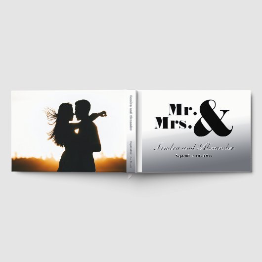 Mr Mrs Simple Silver Foil White Script Wedding Gastenboek (Volledig)