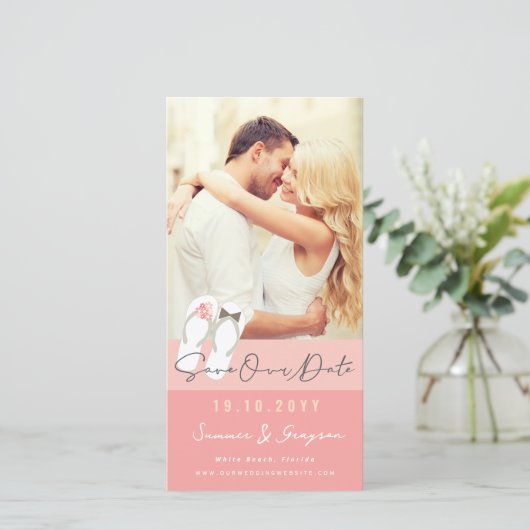 Mr & Mrs Teenslippers Daisies Beach Wedding Photo Save The Date (Staand voorkant)