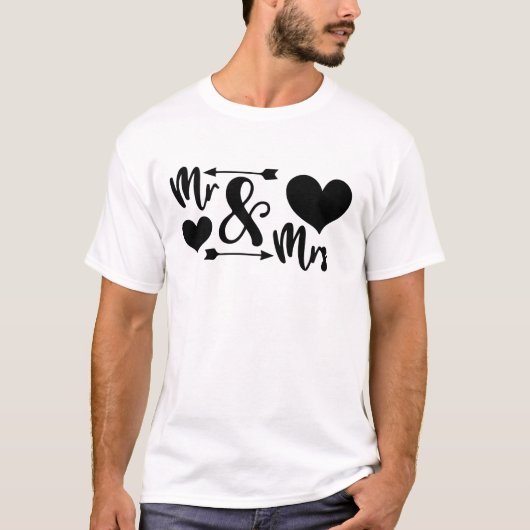 Mr & Mrs Unisex T-shirt met hartjes en pijlen (Voorkant)