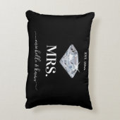 Mr. & Mrs Wedding Black & White Accent Kussen (Achterkant (Verticaal))