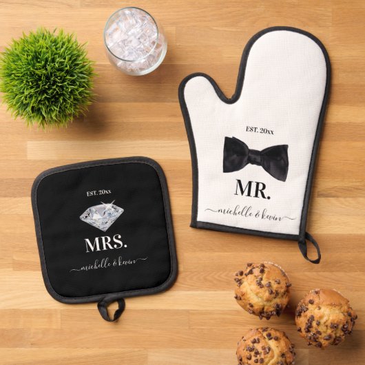 Mr. & Mrs Wedding Black & White Ovenwant & Pannenlap Set (Top down)