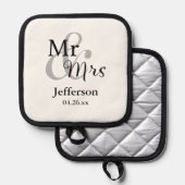 Mr & Mrs Wedding Favor met naam en datum Pannenlap (Voorkant / Achterkant)
