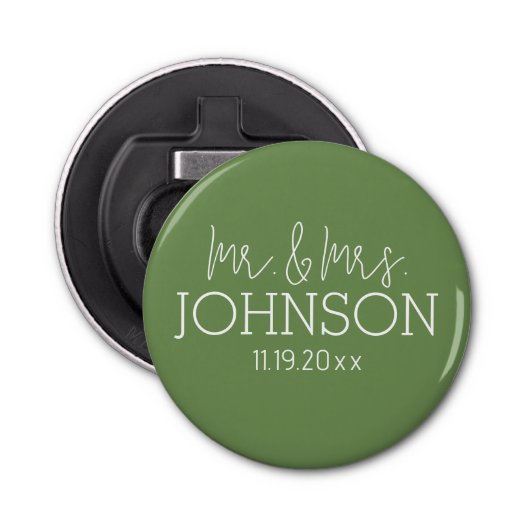Mr & Mrs Wedding Favor - Sage Green Button Flesopener (Voorkant)