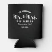 Mr. & Mrs Wedding voor Simple Chic Trendy Black Blikjeskoeler (Voorkant)
