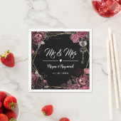 Mr & Mrs | Zwart Donker Rozen Bloemen Gotische Bru Servet (Insitu)