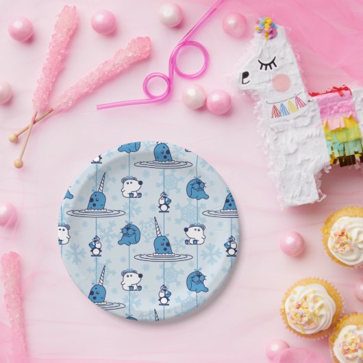 Mr. Narwhal Blue Snowflake Pattern Papieren Bordje (Feest)