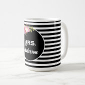 Mrs Achternaam Achternaam Black White Stripes Flow Koffiemok (Voorkant rechts)