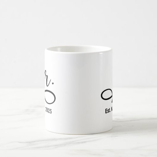 Mrs Black Modern Script Custom Wedding Pas getrouw Koffiemok (Center)