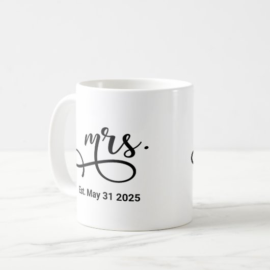 Mrs Black Modern Script Custom Wedding Pas getrouw Koffiemok (Voorkant links)