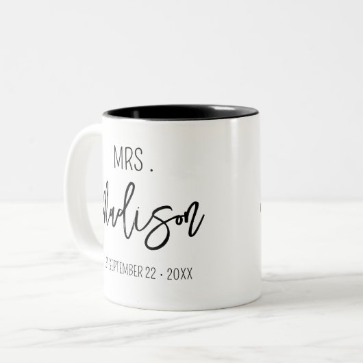 MRS Custom Naam Trouwdatum Gepersonaliseerde bruil Tweekleurige Koffiemok (Voorkant links)
