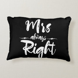 Mrs. heeft altijd de juiste typografie in zwart-wi accent kussen