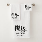 Mrs Modern Brush Font Wedding Jubileum Paar Bad Handdoek (Insitu)