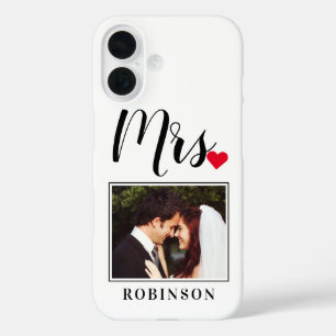 Mrs Modern Script Heart Custom Wedding Monogram iPhone 16 Hoesje