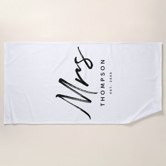 Mrs. Modern Zwart Witte Minimalistische Script  Strandlaken (Voorkant)
