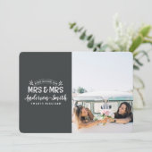 Mrs. & Mrs. Christmas huwelijksaankondiging Feestdagenkaart (Staand voorkant)