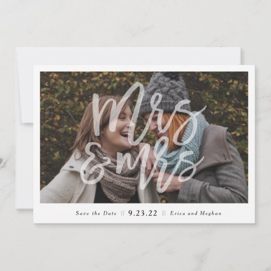 "Mrs. & Mrs." De foto bewaart de Datum Save The Date (Voorkant)