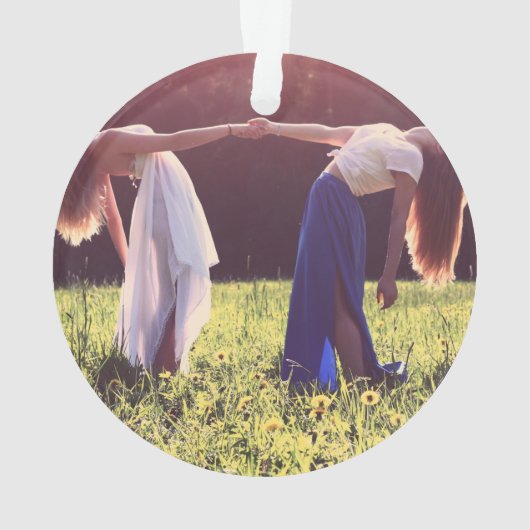 Mrs. & Mrs.-koppel eerste kerstfoto romantisch Ornament (achterkant)