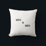 Mrs & Mrs. Newley kussen<br><div class="desc">Een kussen met eenvoudige elegantie voor het pas getrouwde paar</div>