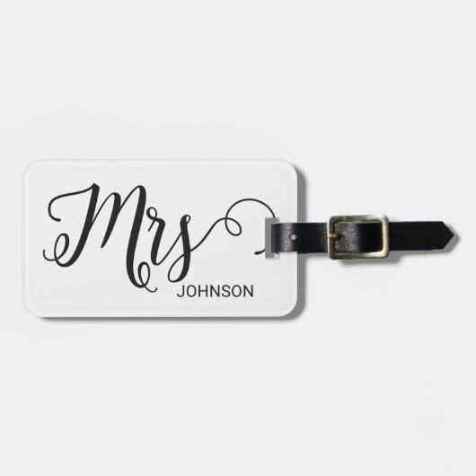 Mrs Personalized Elegant Script Bride Name White Bagagelabel (Voorkant horizontaal)