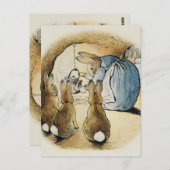 Mrs Rabbit Pours Tea door Beatrix Potter Briefkaart (Voorkant / Achterkant)