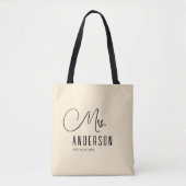 mrs tekst met aangepaste achternaam en datum Tote Bag (Voorkant)