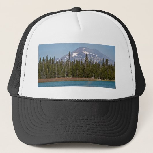 Mt Bachelor Oregon uit Little Lava Lake Trucker Pet (Voorkant)