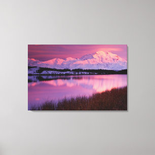 Mt. Denali bij zonsondergang vanuit Reflection Pon Canvas Afdruk