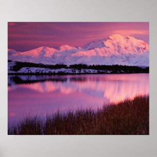 Mt. Denali bij zonsondergang vanuit Reflection Pon Poster