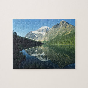 Mt Edith Cavell in Cavell Lake, Jasper National Legpuzzel