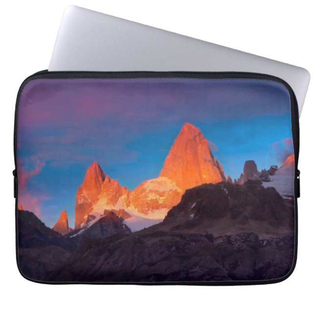 Mt Fitz Roy bij Sunrise Laptop Sleeve (Voorkant)