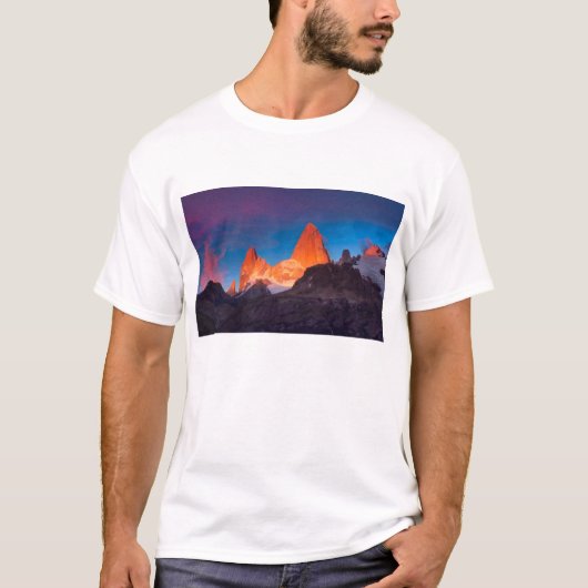 Mt Fitz Roy bij Sunrise T-shirt (Voorkant)