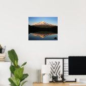 Mt. Hood over Trillium Lake, Oregon Poster (Thuiskantoor)