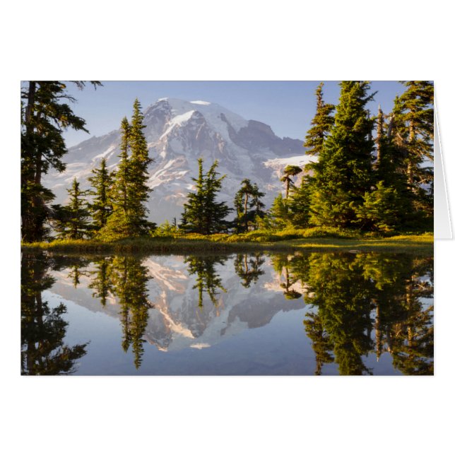 Mt. Rainier weerspiegeld in een bergmeer bij Plumm (Voorkant Horizontaal)
