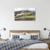Mt. Shasta en Southern Pacific Rail Canvas Afdruk (Insitu (Slaapkamer))
